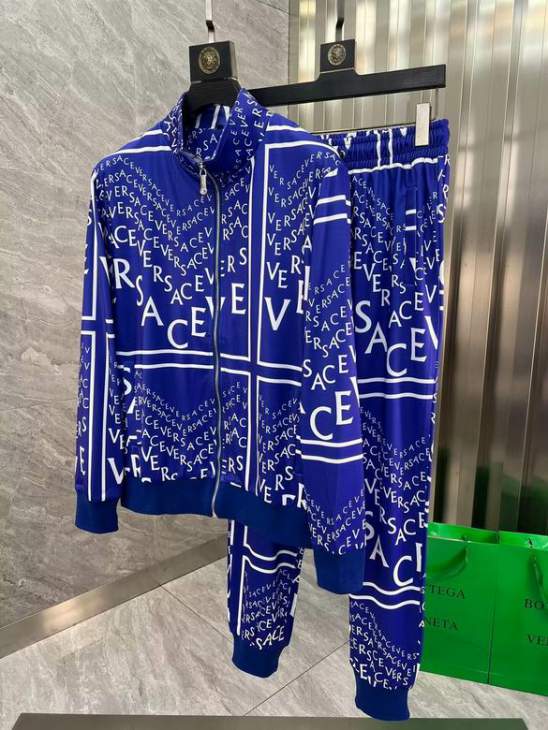 Picture of Versace Sweater Suits _SKUVersaceM-XXLljpn6543085